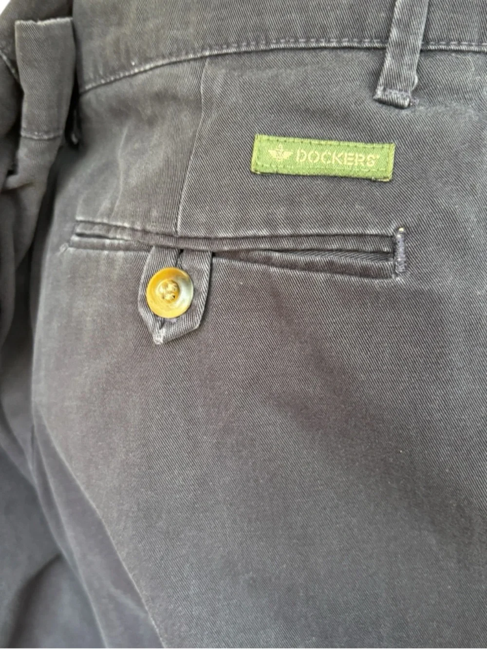 Dockers Men's black pleated chinos, size 38/34, vintage, office, dressy, casual - Picture 5 of 10